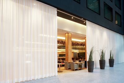 Gordijnsystemen, SG 5600, Colorama 1, Room shot "Radisson Blu Hotel", Zurich, Switzerland