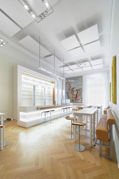 Systèmes de rideaux à bandes verticales, SG 2900, Colorama 2, Room shot "Koblenz Castle", Koblenz, Germany, Vertical Waves