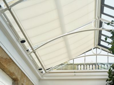Systèmes Skylight, SG 8600, Versascreen 1-10%, The Camellia House, Wentworth, South Yorkshire, United Kingdom