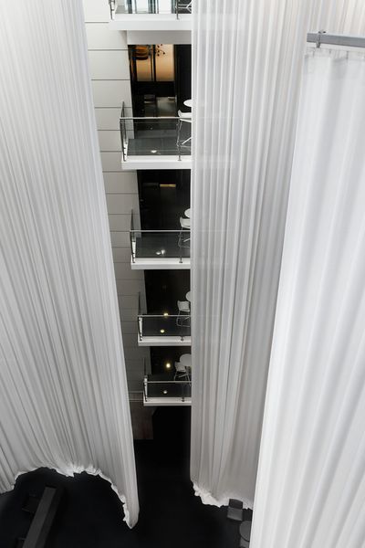 Gordijnsystemen, SG 6970, Colorama 2, Havas Village, Lisbon, Portugal