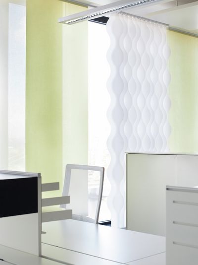 Verticale lamelgordijnsystemen, SG 2810, Multi Visio, Room shot "Kranhaus", Cologne, Germany, Vertical Waves