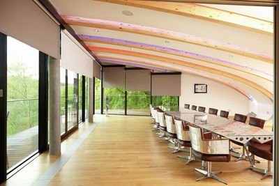 Systèmes stores enrouleurs, SG 4880, Moon, Bowcliffe Hall, Bramham, United Kingdom