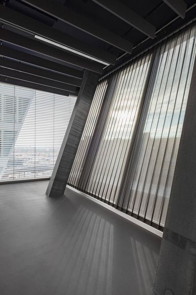 Gordijnsystemen, SG 5600, Colorama 1, The Circle, Zürich, Switzerland