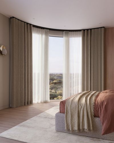 Metropole, SG 7670, Leviso Light