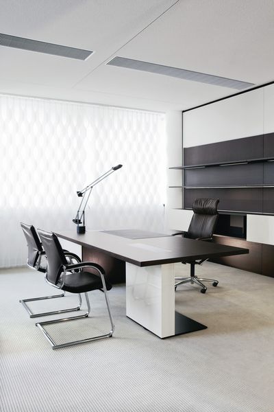 Verticale lamelgordijnsystemen, SG 2910, Multi Visio, Room shot "Bene Office and Showroom", Vienna, Austria, Vertical Waves