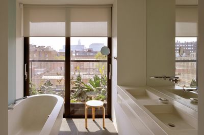 Rolgordijnsystemen, SG 4910, Multiscreen 1-10%, Room shot "Bateman's Row Penthouse Apartment", London, United Kingdom